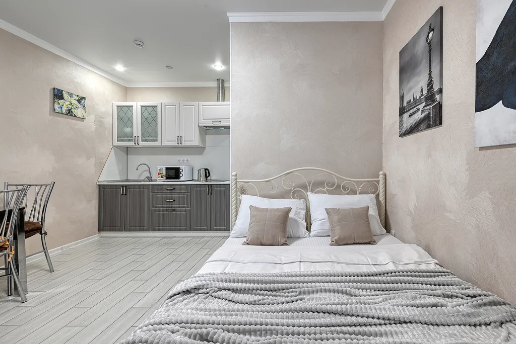 Студия с балконом у Казино и Ред Арены 04