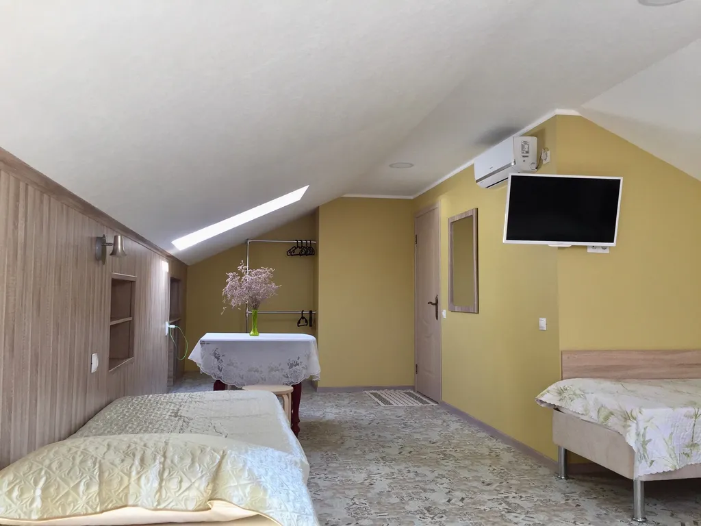 Трехкомнатная квартира на мансарде в 100 метрах от моря