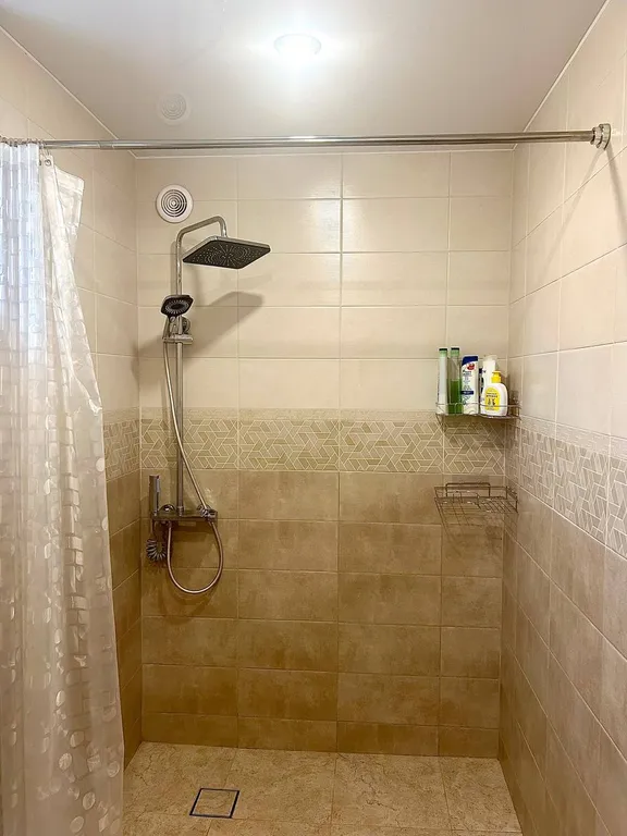 Уютный уголок у леса