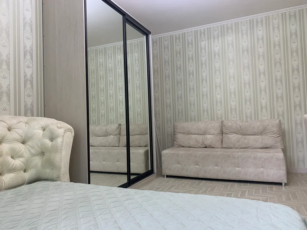 Трехкомнатная квартира посуточно в Тюмени