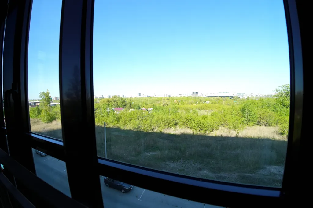 Комфортные апартаменты с видом на метромост и центр