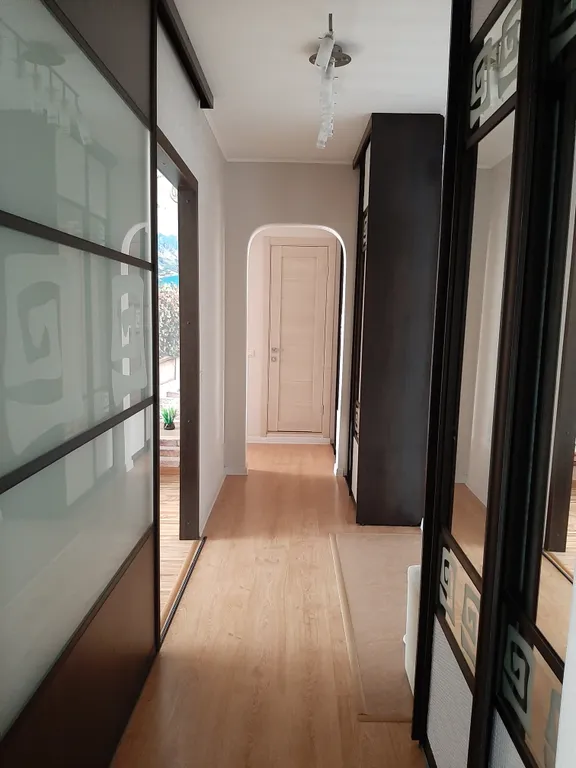 Большая квартира с отдельной кухней в тихом центре