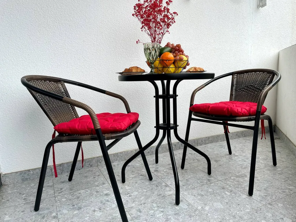 Студия с балконом, красивым видом в 3-х минутах от пляжа