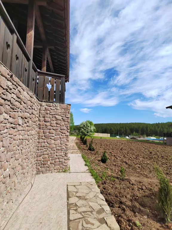 Дом коттедж с дизайнерским ремонтом