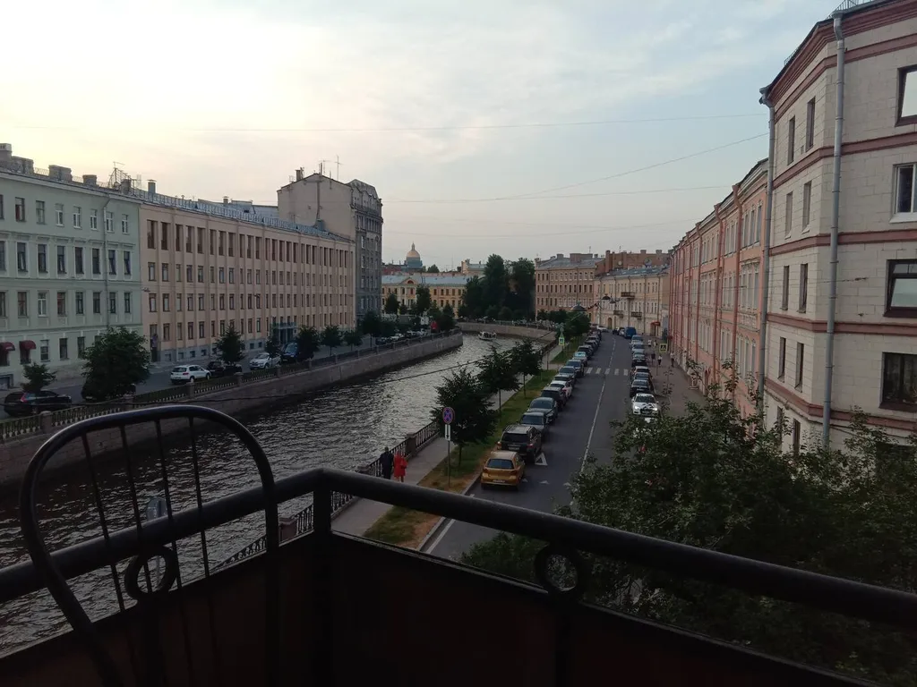 Квартира Уютная квартира с видом на воду и купол Исаакия — Санкт-Петербург