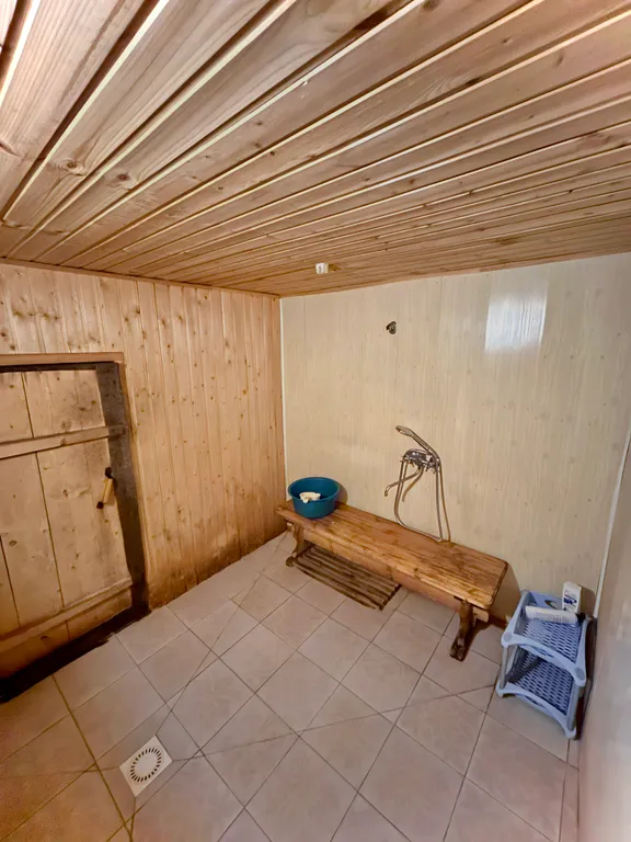 Бревенчатый дом в центре с баней и мангалом