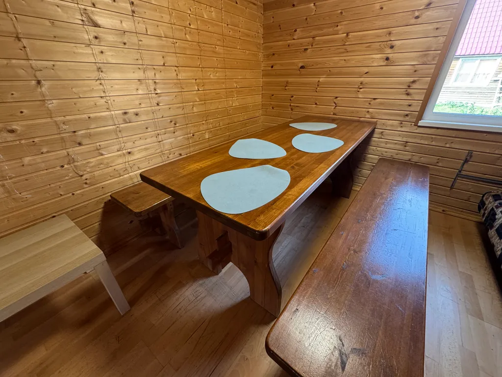 Домик прямо на берегу реки в Карелии