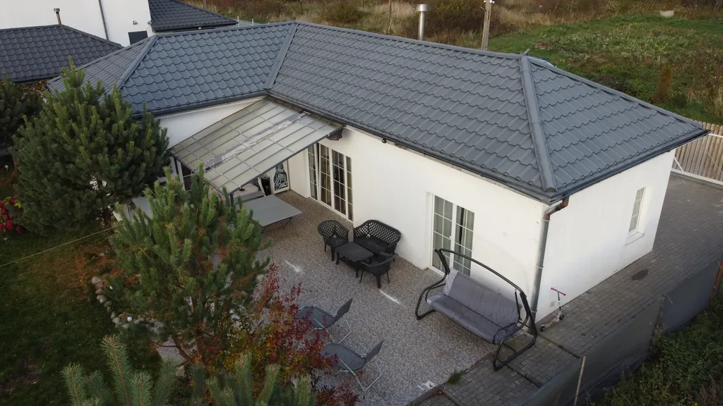 Дом с террасой на берегу моря