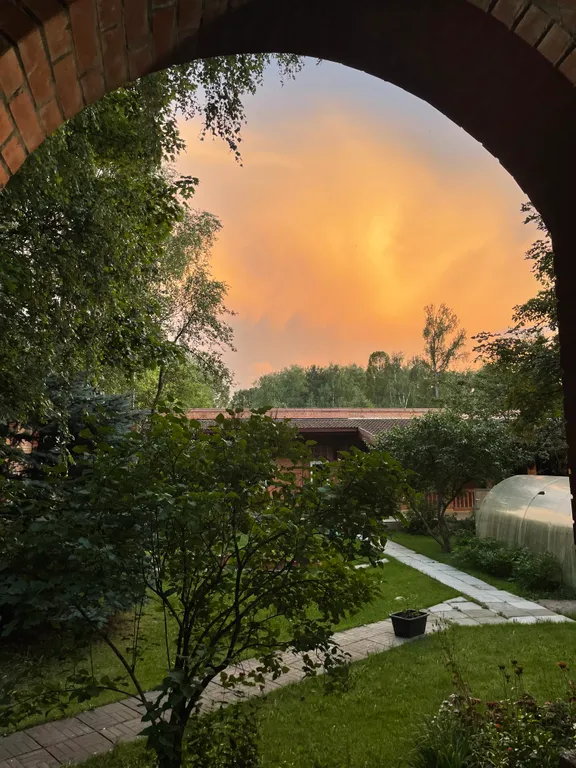 Улучшенный номер с балконом и стильной ванной комнатой