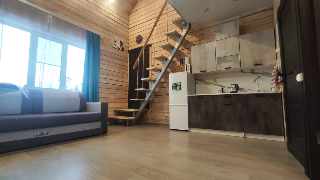 Дом с закрытой парковкой