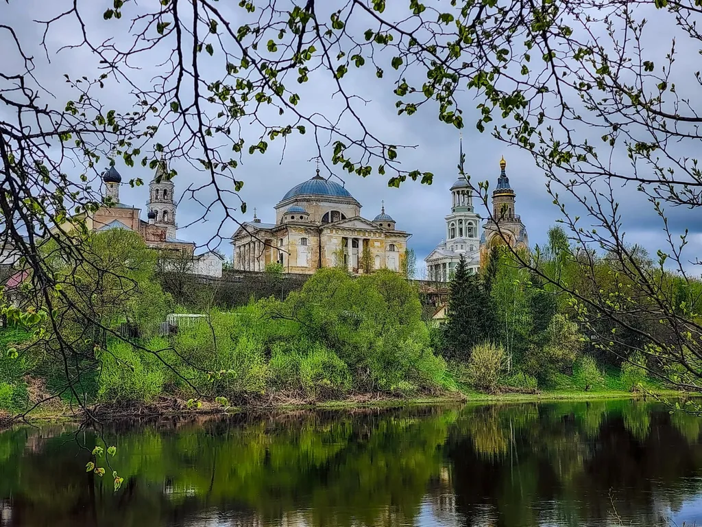 Двухкомнатная квартира в центре рядом с красивой набережной