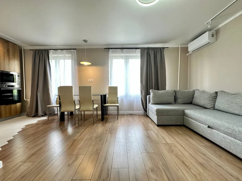 Шикарная трехкомнатная квартира в спальном квартале