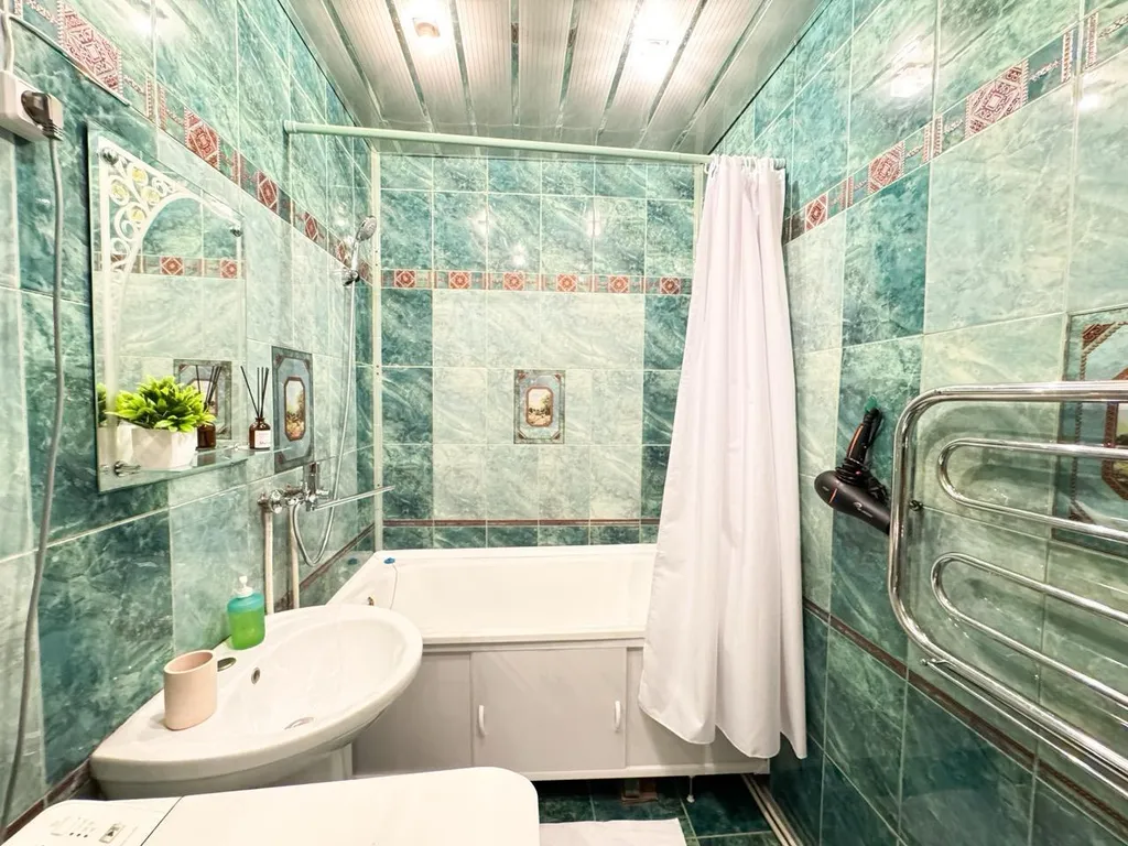 Двухуровневая квартира, бильярд в подарок