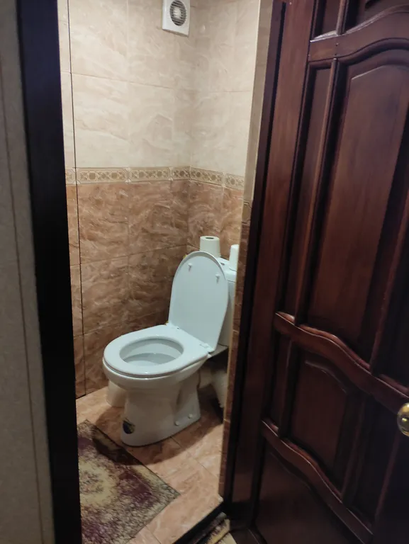 Дом недалеко от колоннады