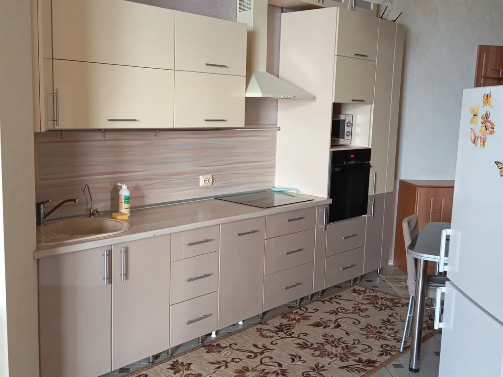 Двухкомнатная квартира с большой видовой террасой, отдельным входом