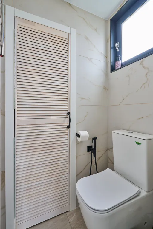 Коттедж Домик у реки в окружении сосен с камином, сауной и чаном — Семеновское