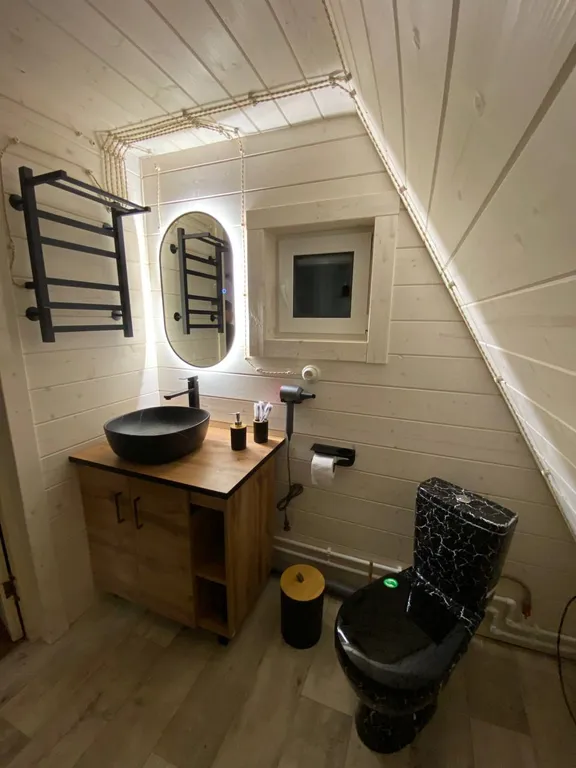 Домик у леса с чаном