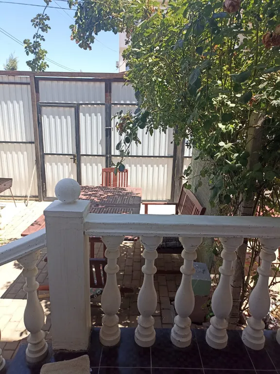 Двухэтажный трёхкомнатный дом Крым с кухней и двором под ключ