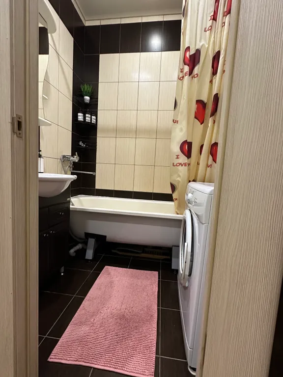 Теплая квартира с уютной, домашней энергетикой рядом со склоном