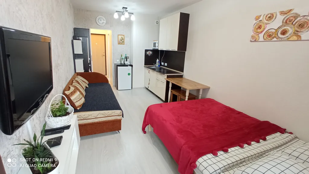 Уютная студия с видом на закат