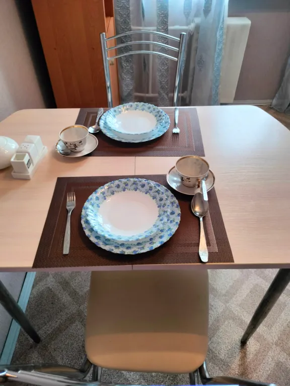 Квартира расположена у РЖД вокзала, до дома -10 -15 минут идти