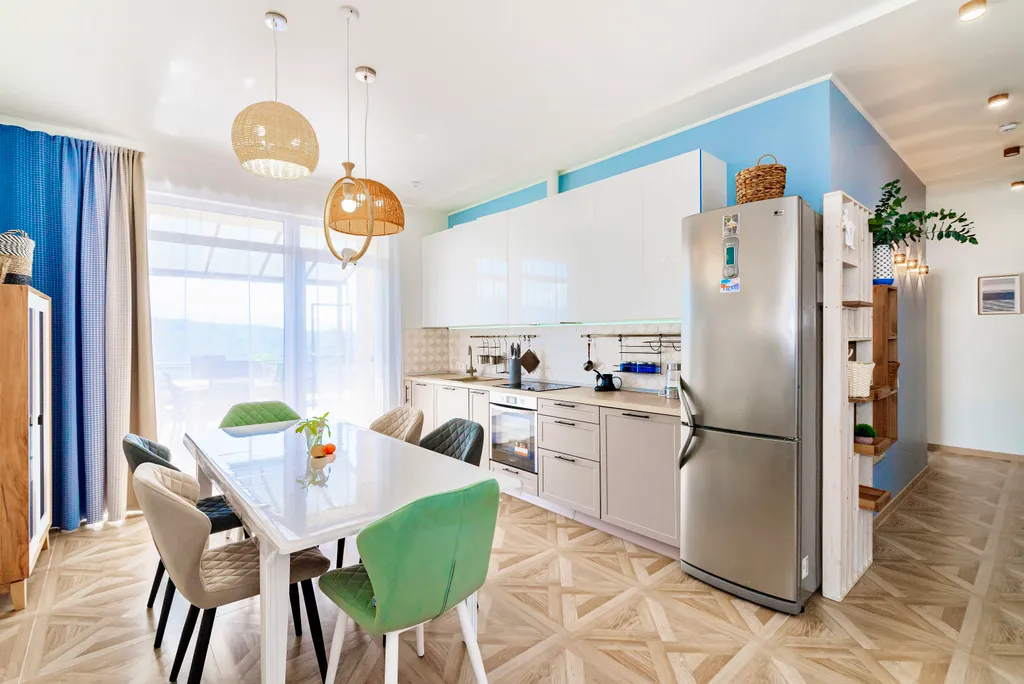 Новый дом с бассейном, сауной и панорамным видом на горы