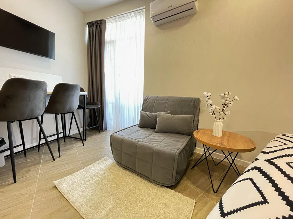 Апартамент в 3 минутах до моря с балконом и видом на море