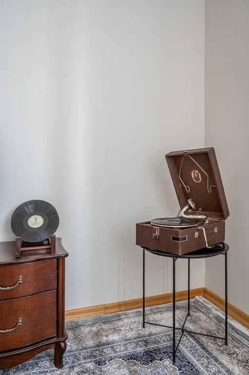 Квартира Просторная квартира бизнес-класса с винтажным интерьером в центре — Екатеринбург