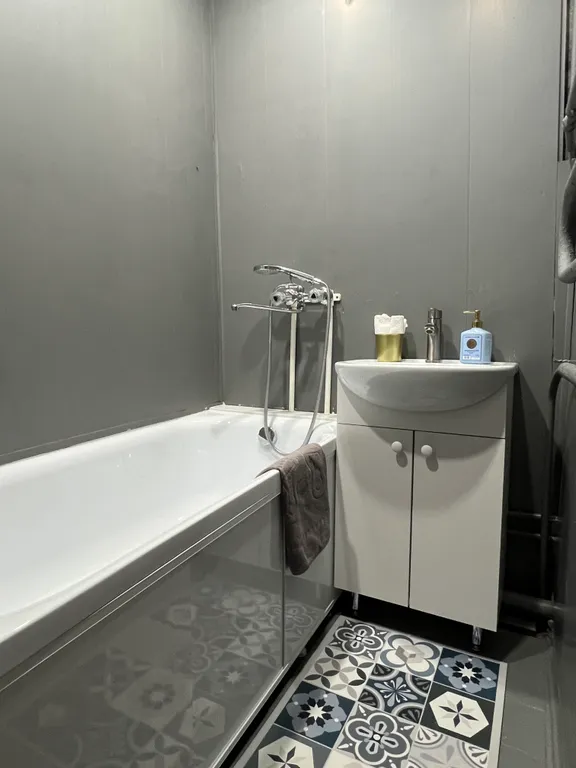 Двухкомнатная квартира недалеко от центра