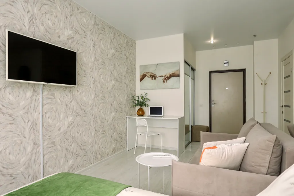 4 Угла: Тот самый ЖК колизей на набережной, М.Горького, 150