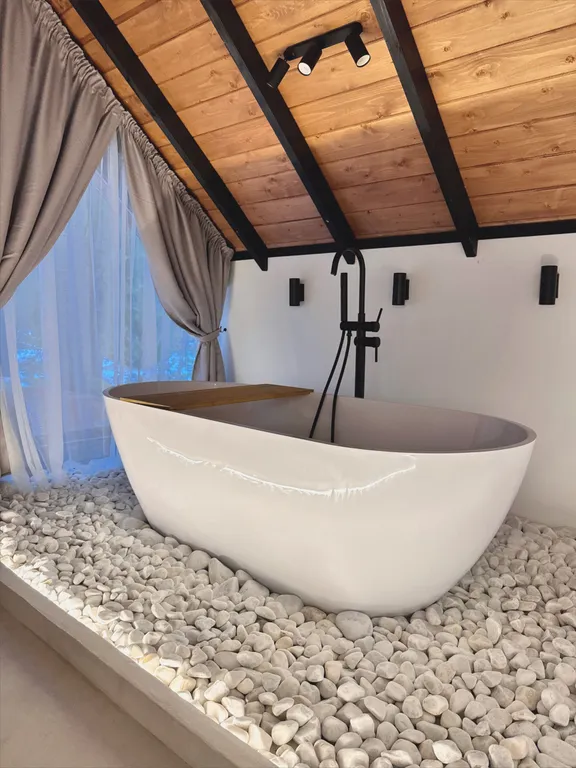 Уютный дом Elovoye в сердце леса с уличным спа-бассейном