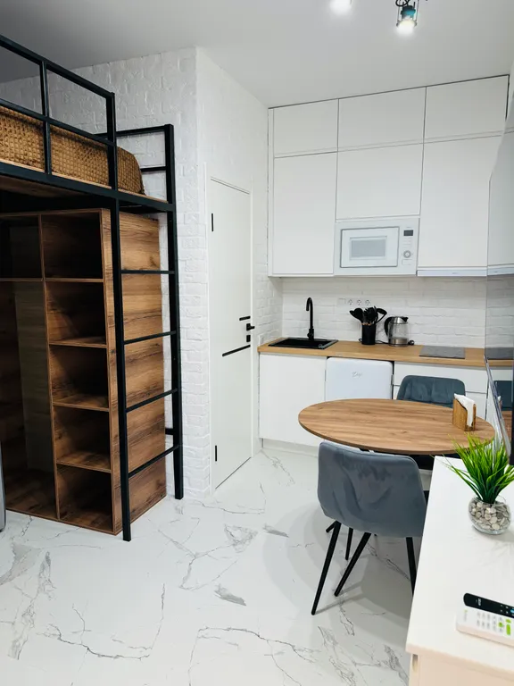 Уютная мини-студия с дизайнерским ремонтом в центре