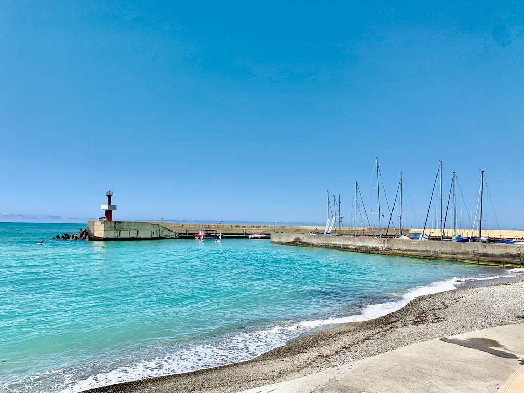 Большая квартира возле моря и бассейна