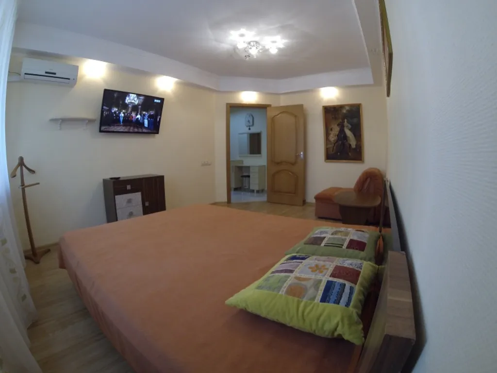 Двухкомнатная квартира в центре — аренда посуточно в Севастополь