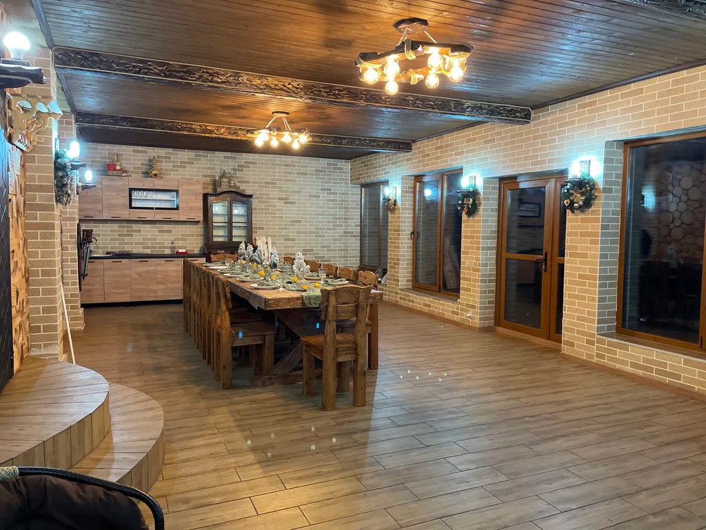 Уютный дом с большой и теплой террасой