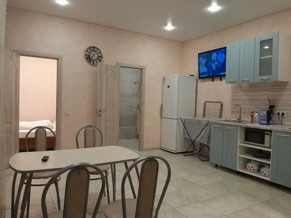 Апартаменты типа евродвушки, недалеко от ЖДВ, улица Воскресенская - Тимме