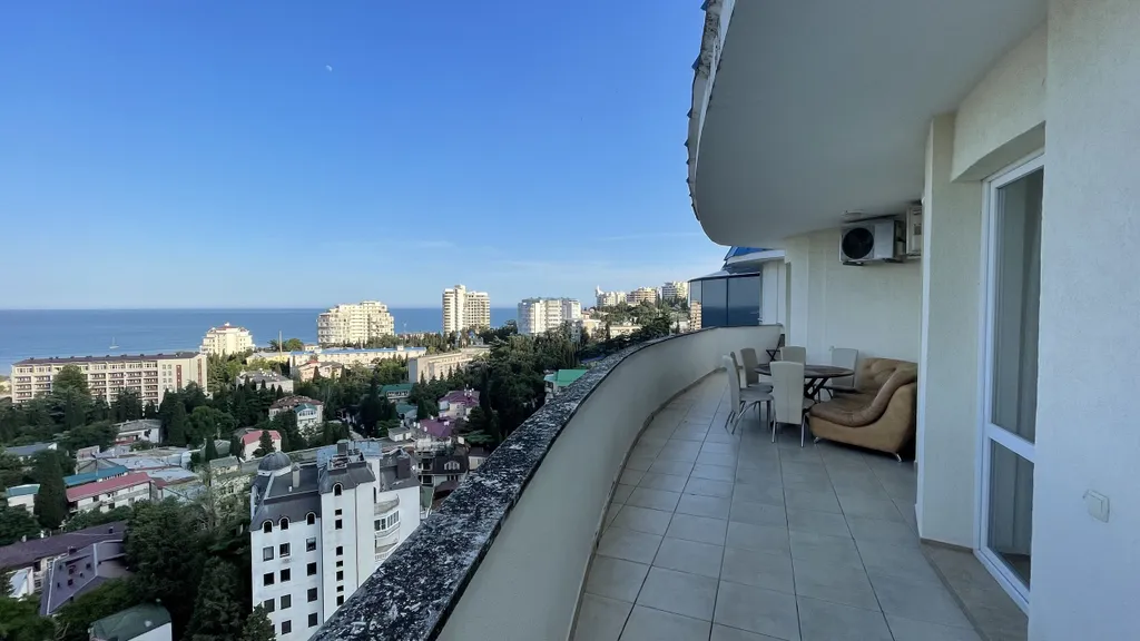 Шикарная видовая квартира в центре