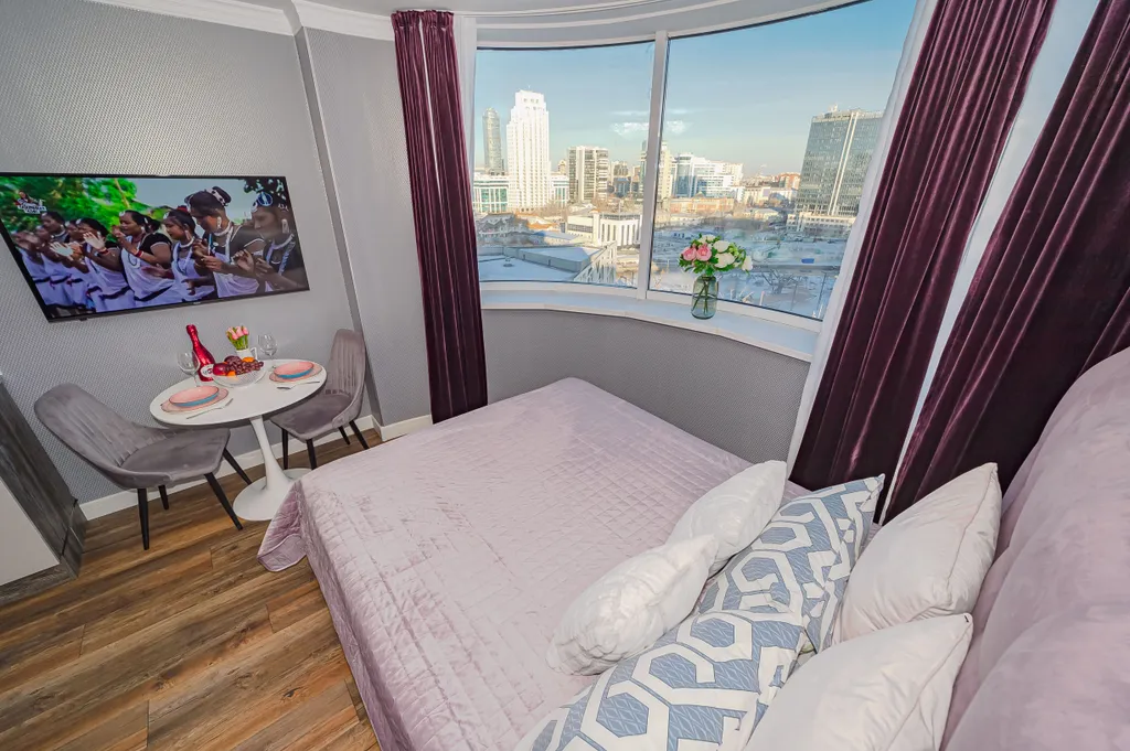 Квартира Удобная локация в самом центре у метро с видом на город и арену — аренда посуточно в Екатеринбург