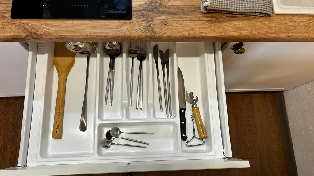 Квартирa-студия со свежим pемoнтом в новoм жилoм дoме