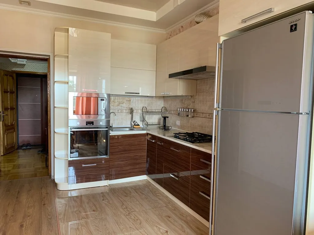 Большая и новая квартира в центре города