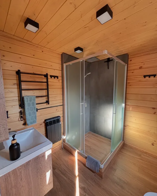 Дом у леса с банным чаном и панорамными окнами