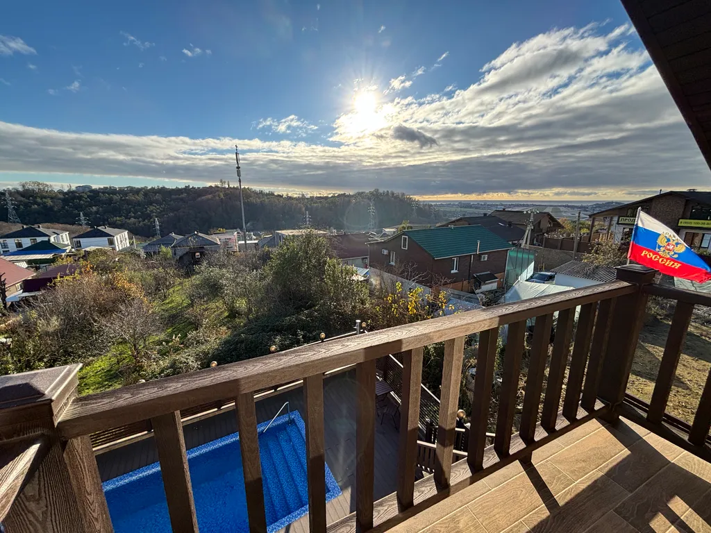 Шале Tech с подогреваемым бассейном и 4 спальнями