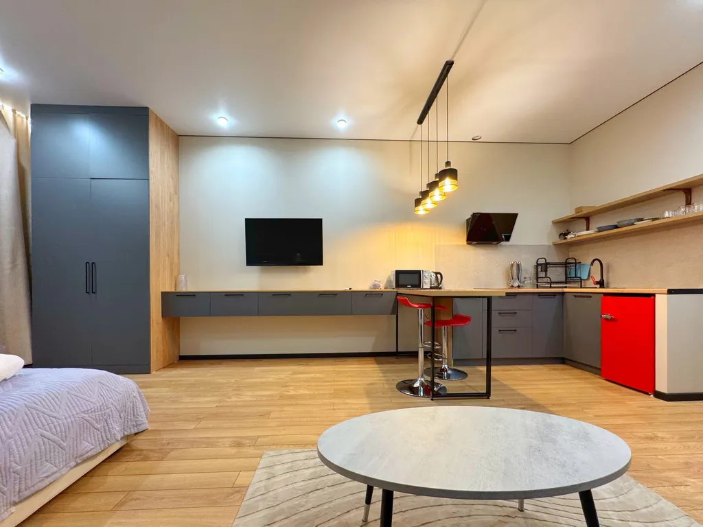 Уютная студия прямо напротив Mega Alma-Ata