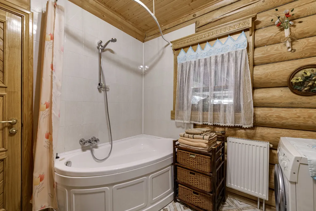 Оригинальный домик для гостей в заповедном месте