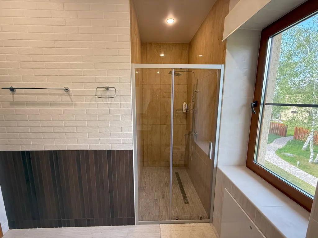 Новый уютный дом с баней у леса