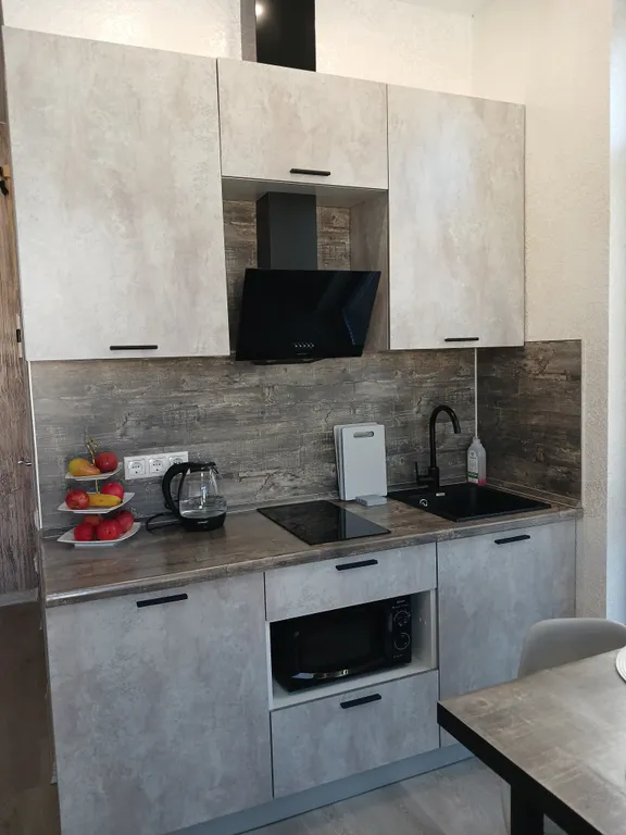 Новая квартира-студия бизнес класса с бассейном