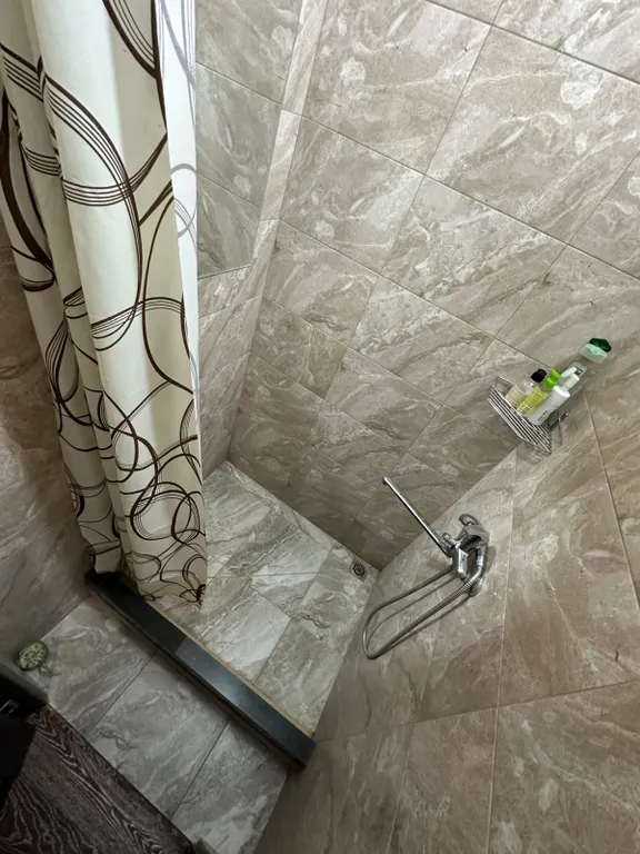 Комната с отдельным входом в частном доме рядом с парком