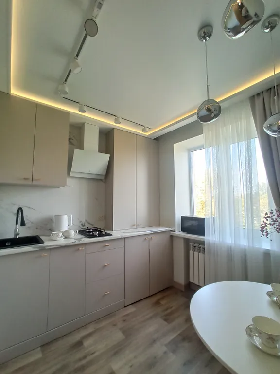 У аэропорта