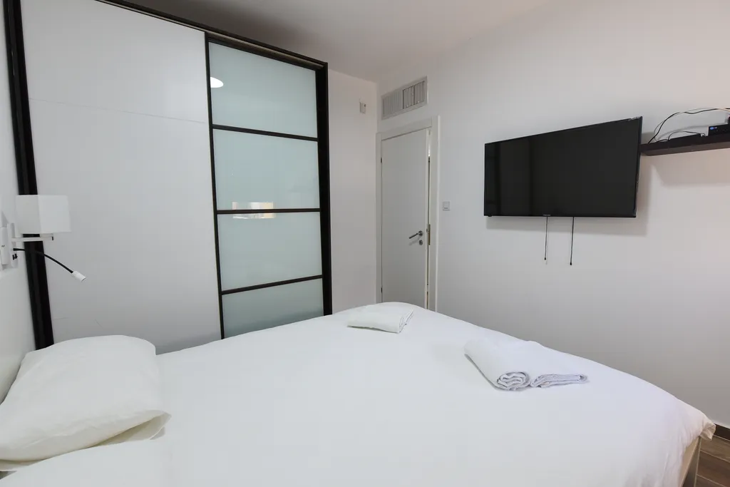 Квартира с частном бассейном