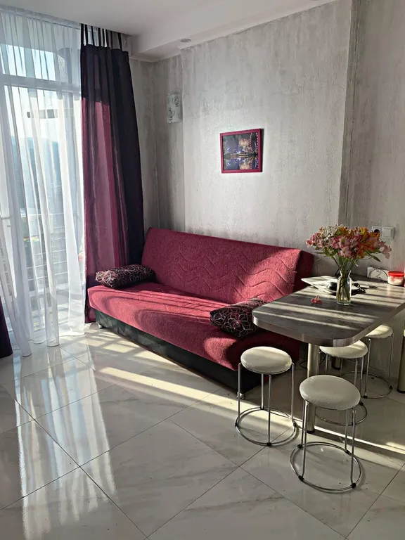 Silver flat in Real palace